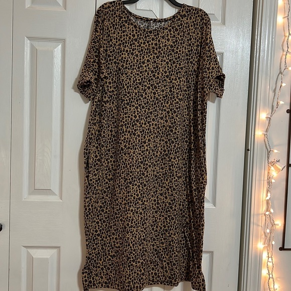 Zenana Leopard/Cheetah Dress, No Size Tag - Picture 2 of 4